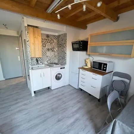 6 Personnes 2 Enfants 200m De La ,draps Et Serviettes Non Fournies Appartement *