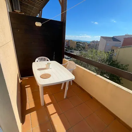 6 Personnes 2 Enfants 200m De La ,draps Et Serviettes Non Fournies *