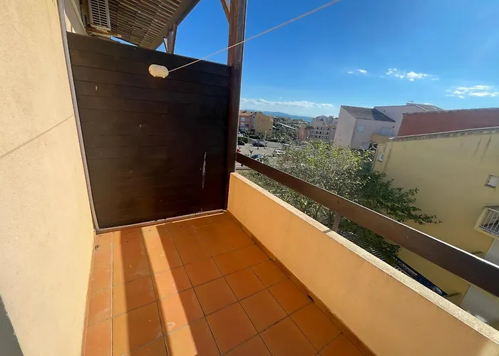 6 Personnes 2 Enfants 200m De La ,draps Et Serviettes Non Fournies Agde